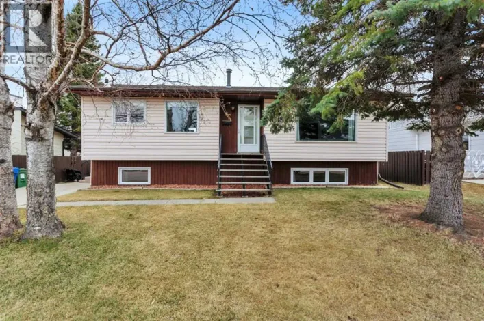 5751 55 Street, Rocky Mountain House