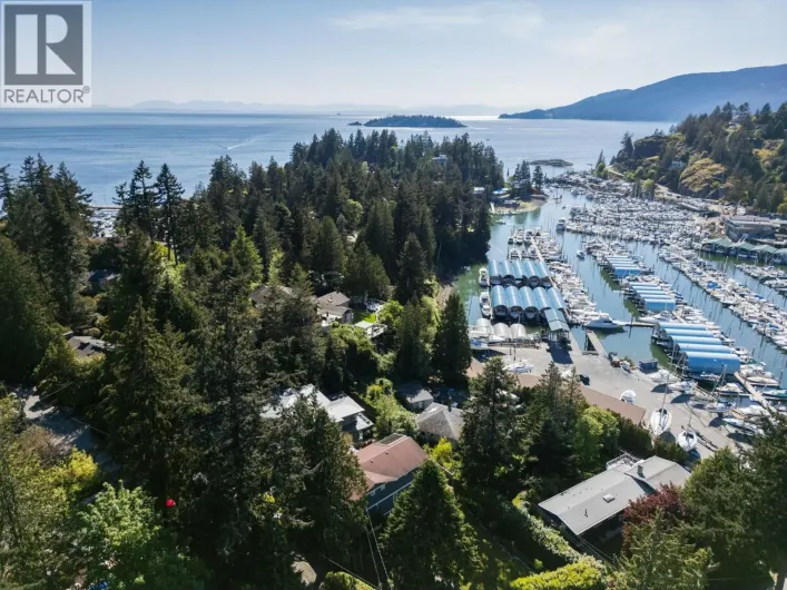 5755 TELEGRAPH TRAIL, West Vancouver