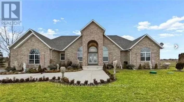 576 BARCOVAN BEACH ROAD, Quinte West