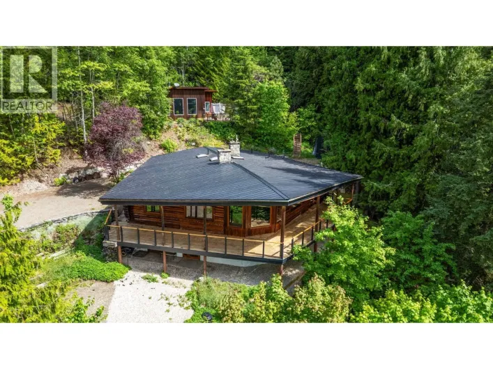 5773 Sunnybrae Canoe Point Road, Tappen
