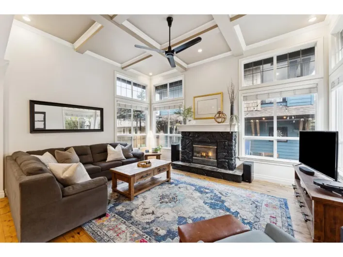 5782 GARRISON BOULEVARD|Garrison Crossing, Chilliwack