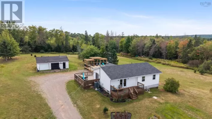 5786 Highway 2, Bass River