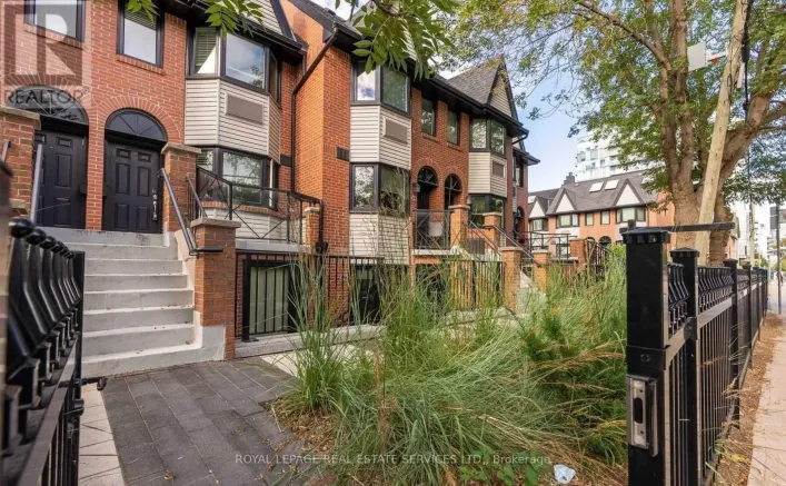 578A WELLINGTON STREET, Toronto