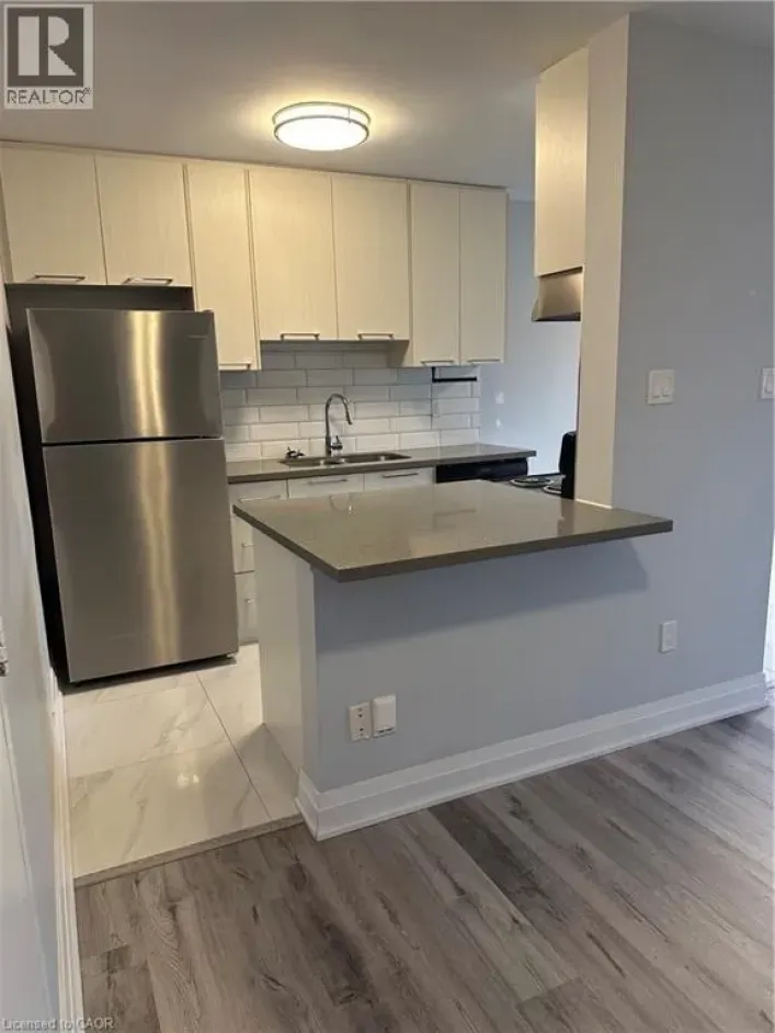 579 CLARE Avenue Unit# 212, Welland