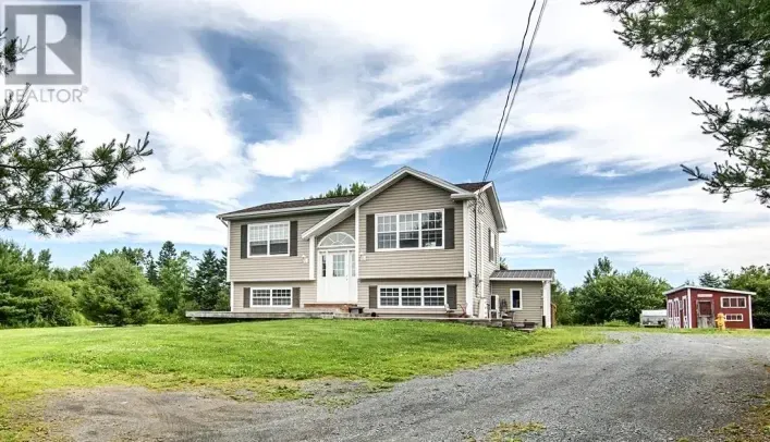 House for sale: 579 Highway 1, Mount Uniacke