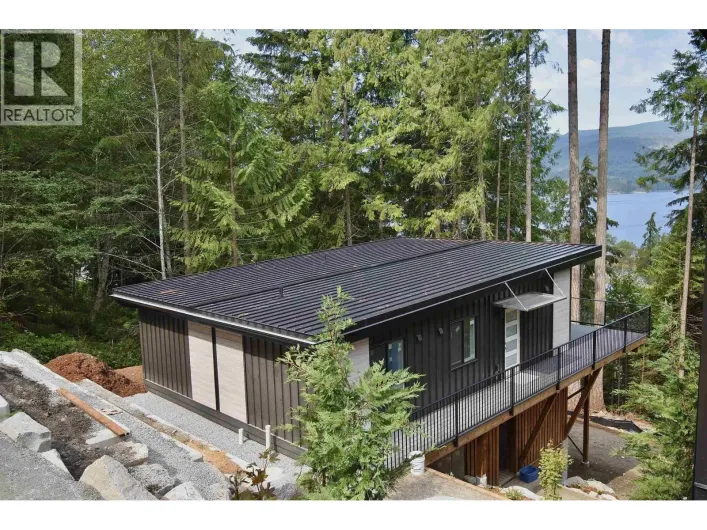 5792 TILLICUM BAY ROAD, Sechelt