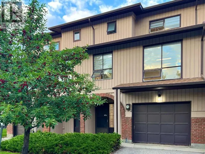 58 Canterbury Gardens SW, Calgary