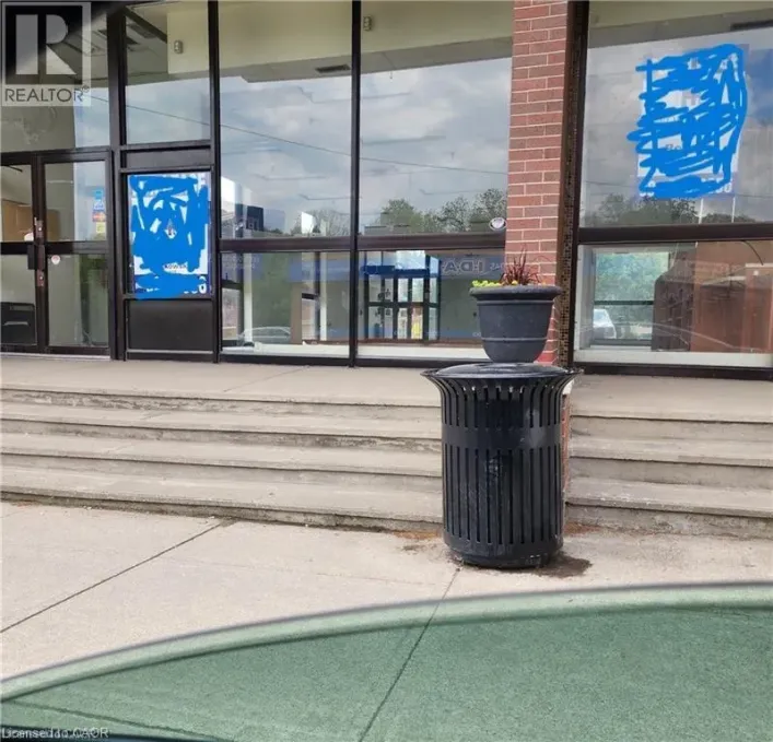 58 KING Street E, Dundas