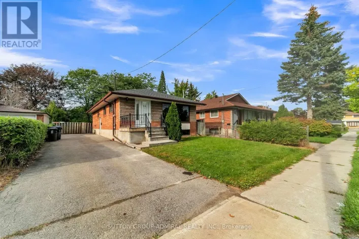 58 ROCHMAN BOULEVARD E, Toronto