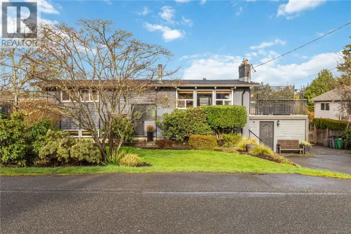 580 Baker St, Saanich