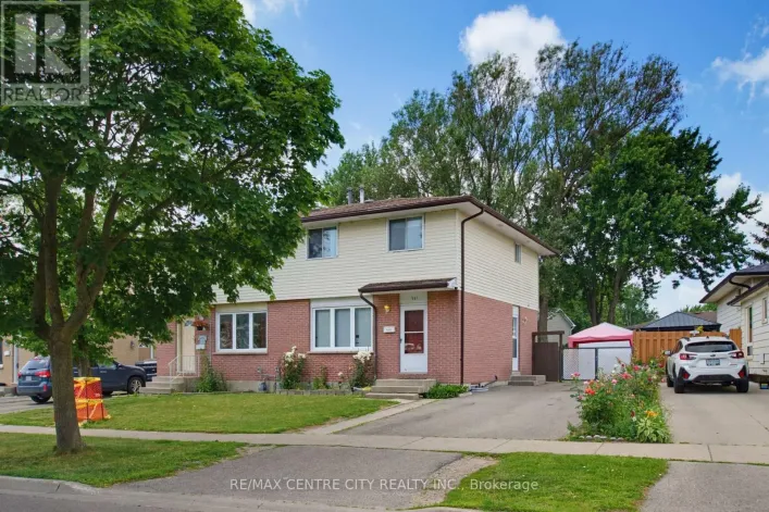 581 DEVERON CRESCENT, London South