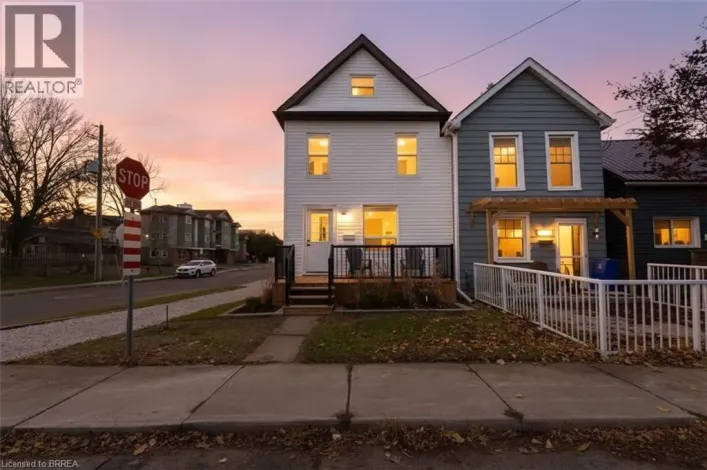 581 JOHN Street N, Hamilton