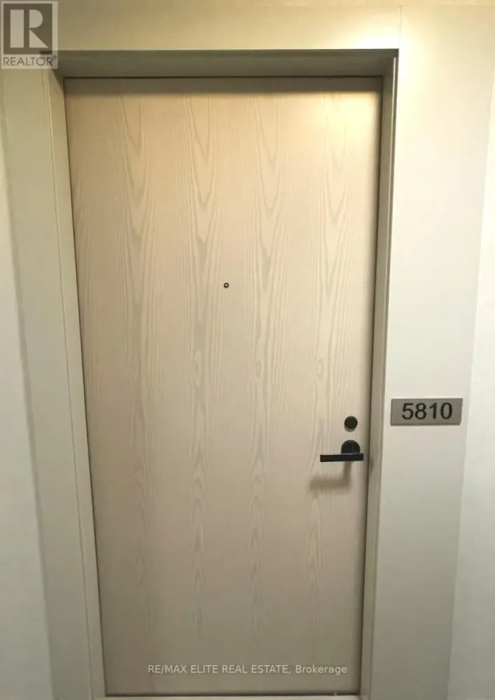 5810 - 8 INTERCHANGE WAY, Vaughan