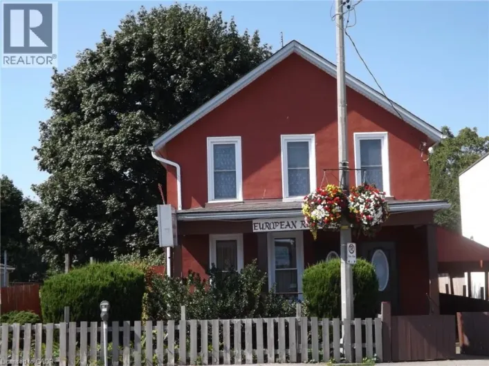 5815 MAIN Street, Niagara Falls