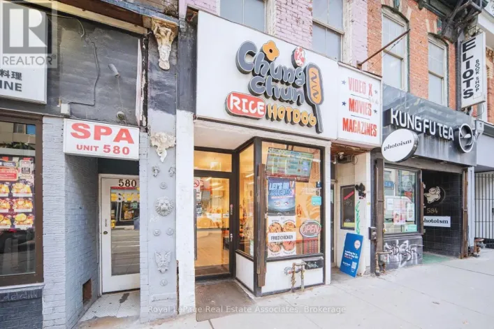 582 YONGE STREET, Toronto