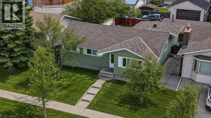 5835 28 Avenue NE, Calgary