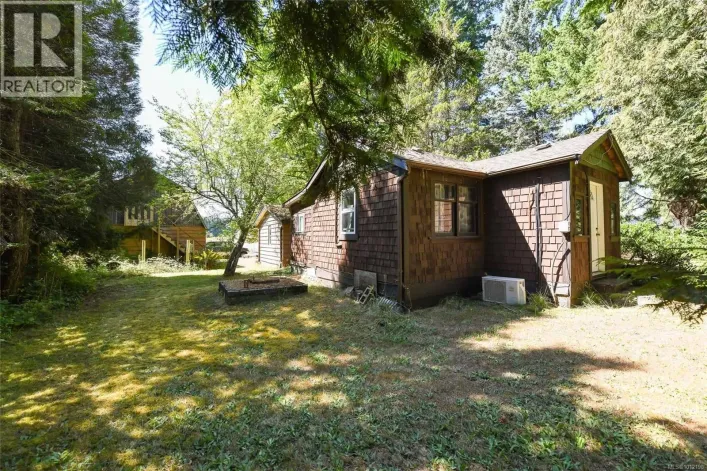 5835 Island Hwy N, Courtenay