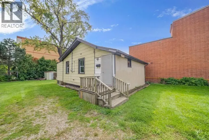 5837 TECUMSEH ROAD East, Windsor