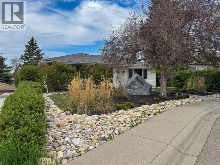 5839 Dalkeith Hill NW, Calgary