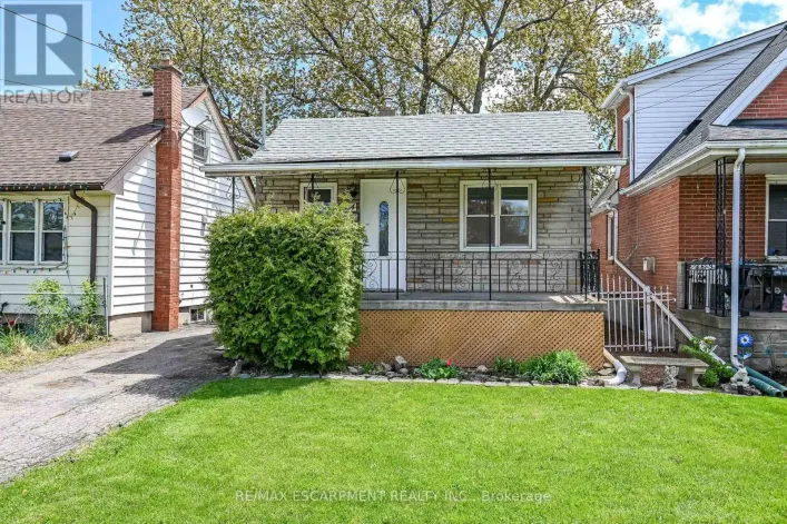 584 WATERLOO STREET, Hamilton