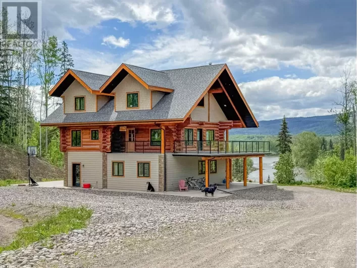 585 16 HIGHWAY, Smithers