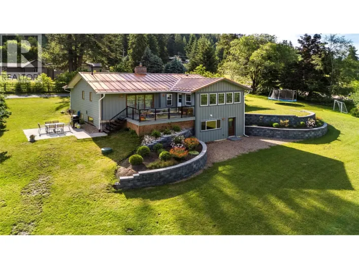 5851 20 Avenue NE, Salmon Arm