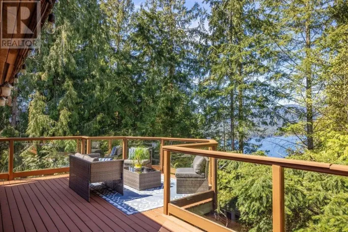 5864 SKOOKUMCHUK ROAD, Sechelt
