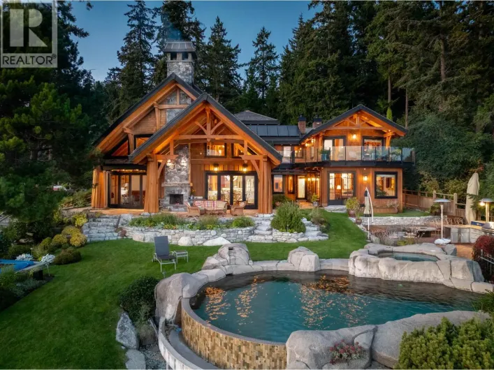 5871 SUNSHINE COAST HIGHWAY, Sechelt