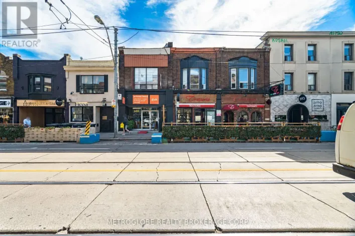 587-589 COLLEGE STREET, Toronto
