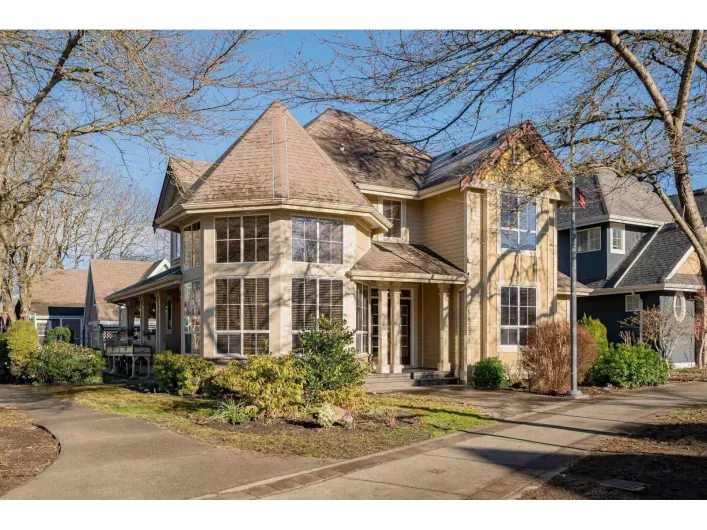 5877 GARRISON BOULEVARD|Garrison Crossing, Chilliwack