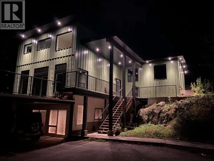 588 Alpine Lane E, Revelstoke