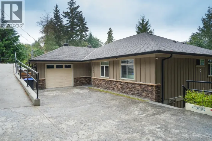5886 SANDY HOOK ROAD, Sechelt