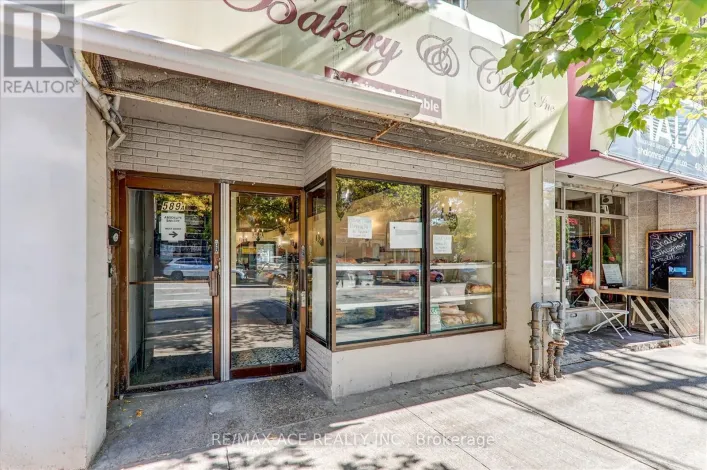 589 PARLIAMENT STREET E, Toronto