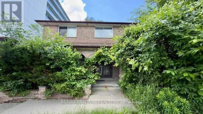 589 SHEPPARD AVENUE E, Toronto