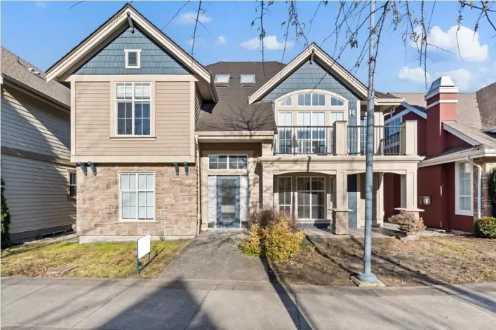 5895 GARRISON BOULEVARD|Garrison Crossing, Chilliwack