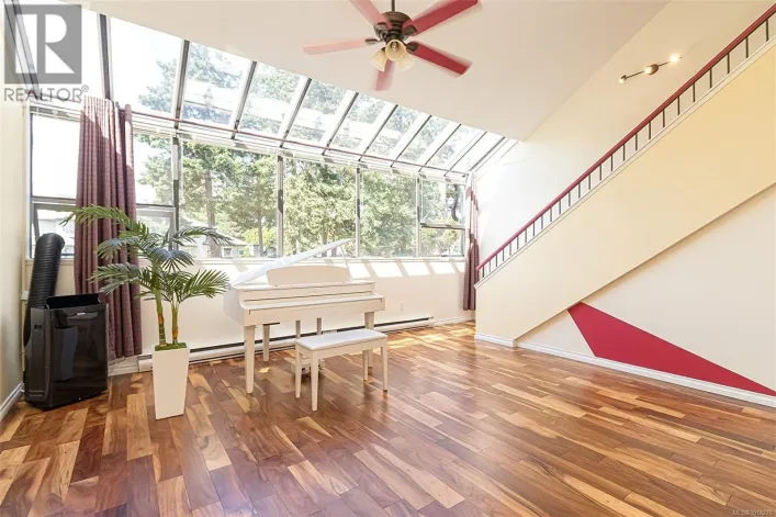 589A 4678 Elk Lake Dr, Saanich