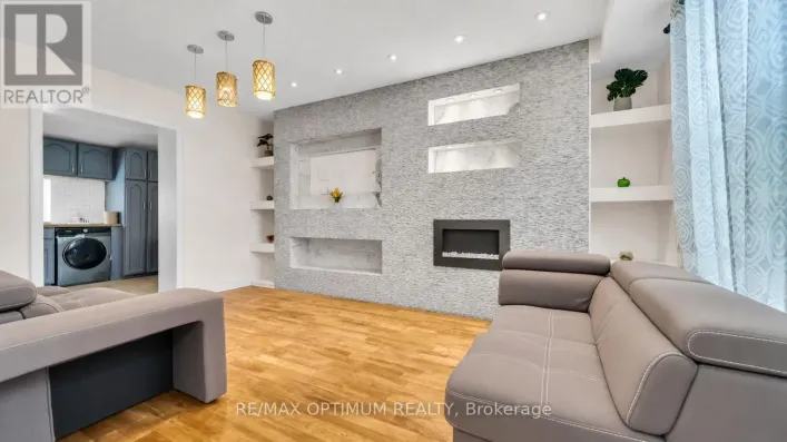 59 RAILROAD STREET, Brampton