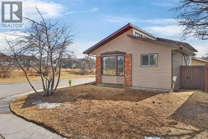 59 Taraglen Court NE, Calgary