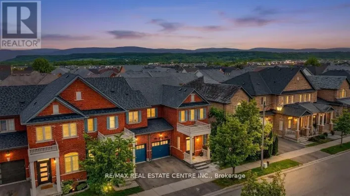 590 GRANT WAY, Milton