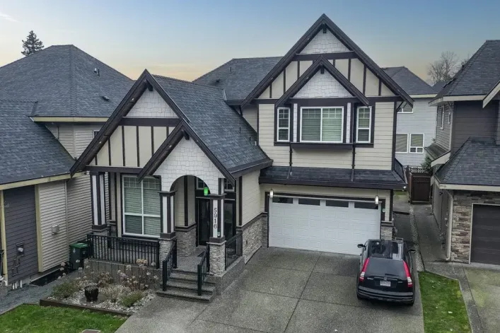 5916 139 STREET, Surrey