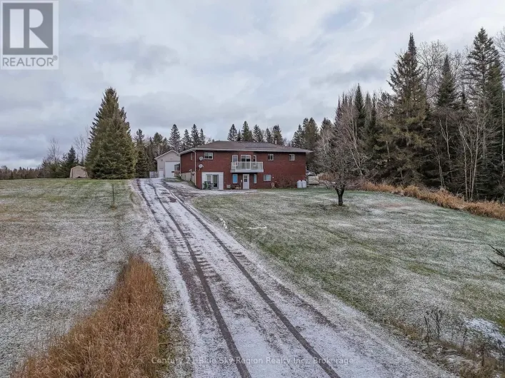 592 GENESEE LAKE ROAD, Powassan