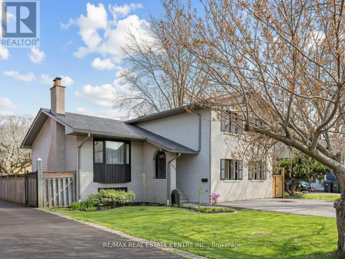 592 MONTBECK CRESCENT, Mississauga