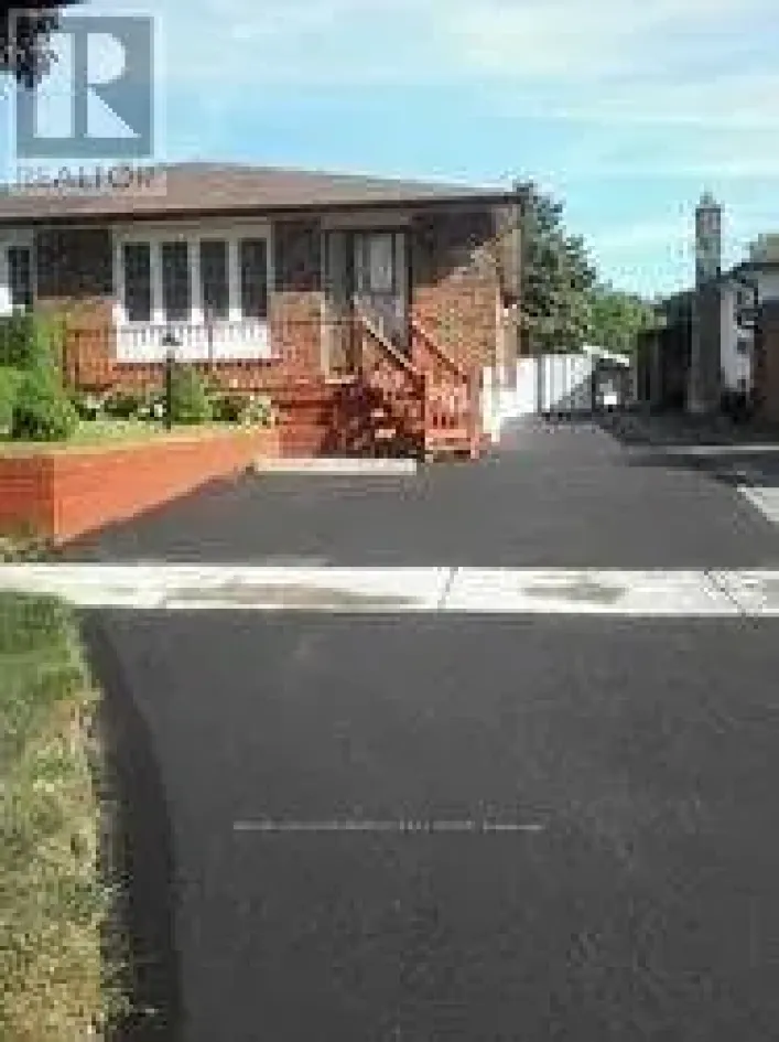 592 RADISSON AVENUE, Oshawa