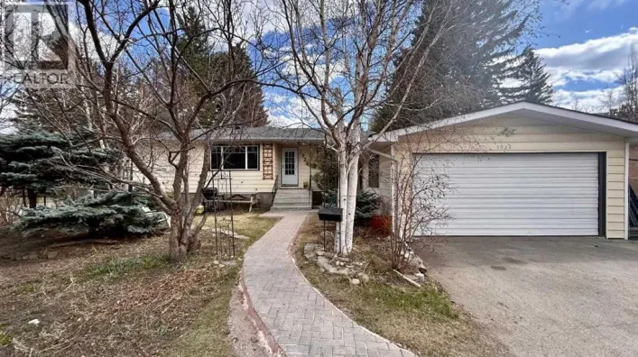 5924 Bow Crescent NW, Calgary