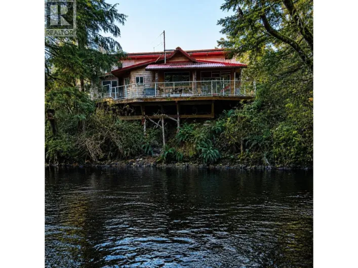 593 BEACH ROAD, Skidegate/Sandspit