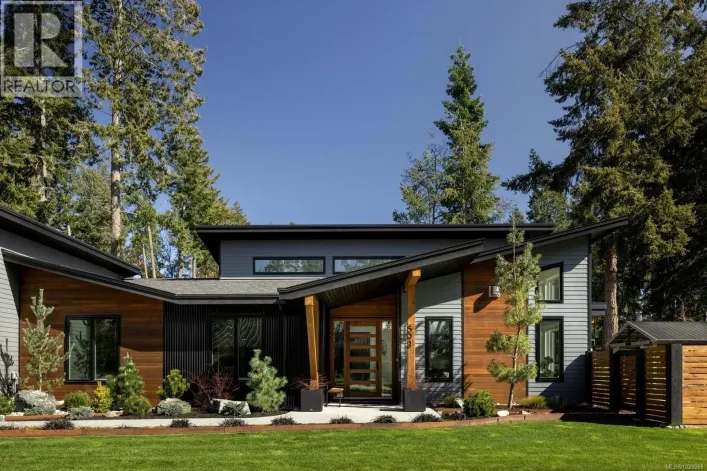 593 Downey Rd, North Saanich