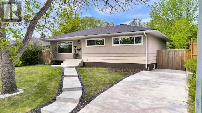 5935 Thornton Road NW, Calgary