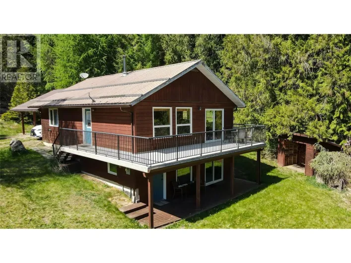 5949 Slocan River Road, Appledale
