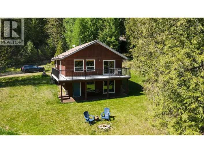 5949 Slocan River Road, Appledale