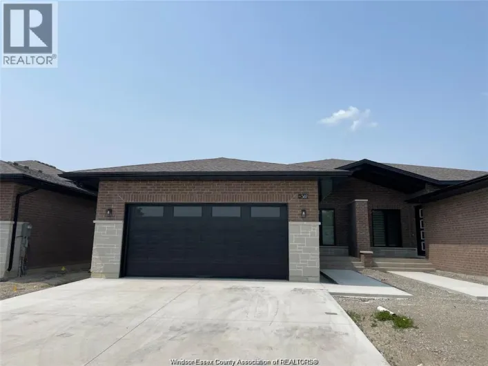 596 LILY MAC, Windsor